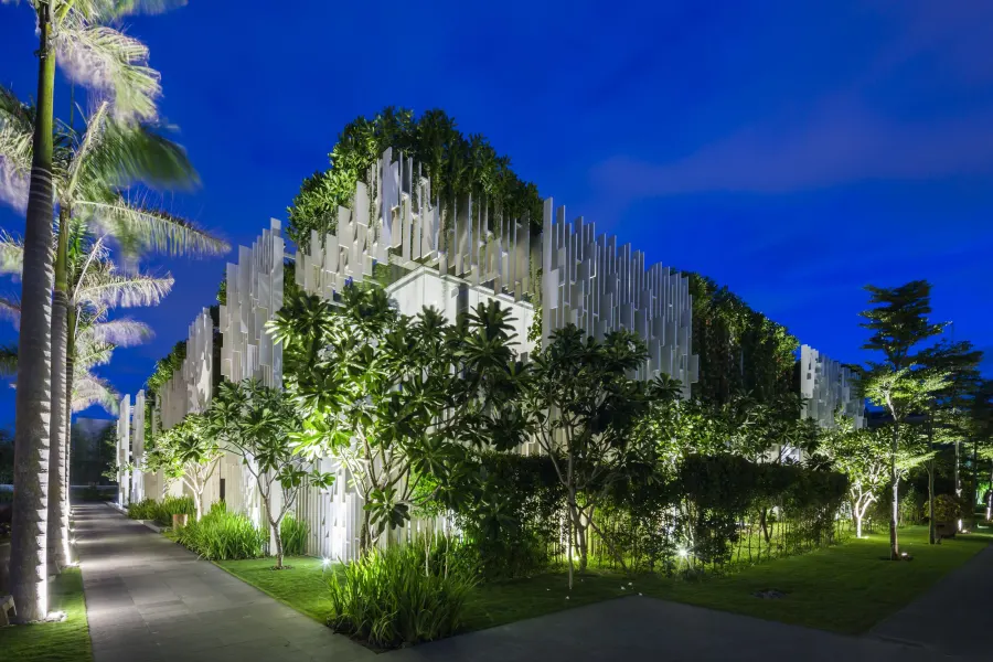 Ha Long Bay Cliffside Retreat